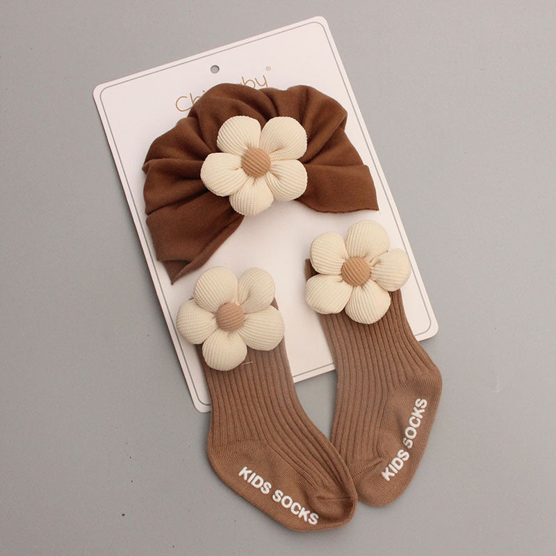 Cute Flower Baby Hat and Socks 2-Piece Set