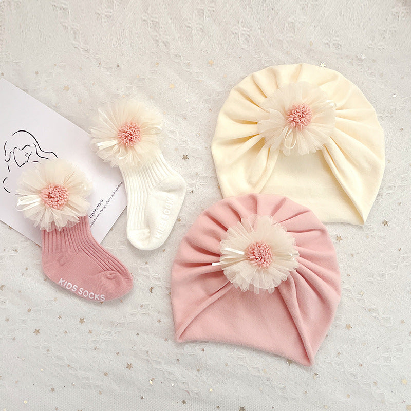 Lovely Lace Flower Baby Hat and Socks 2-Piece Set