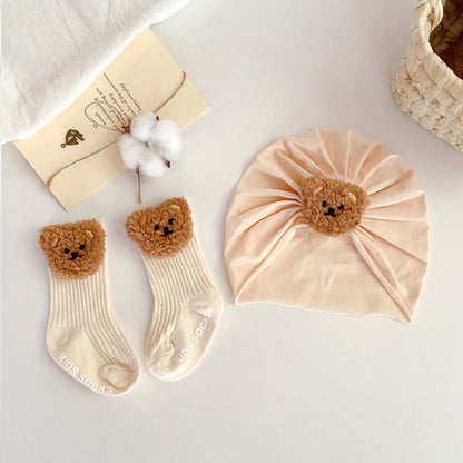 Cute Little Bear Baby Hat and Socks 2-Piece Set