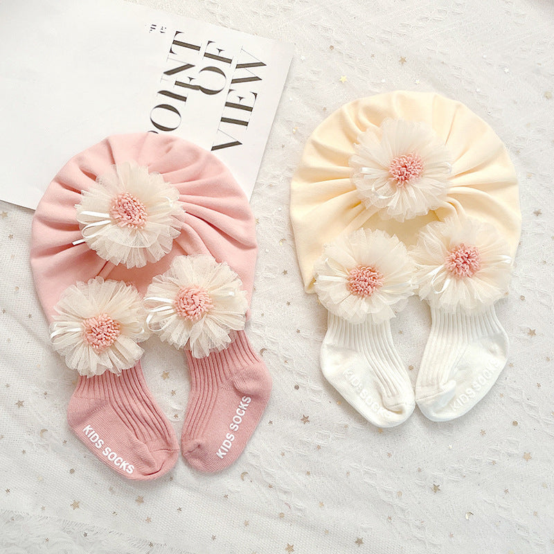 Lovely Lace Flower Baby Hat and Socks 2-Piece Set