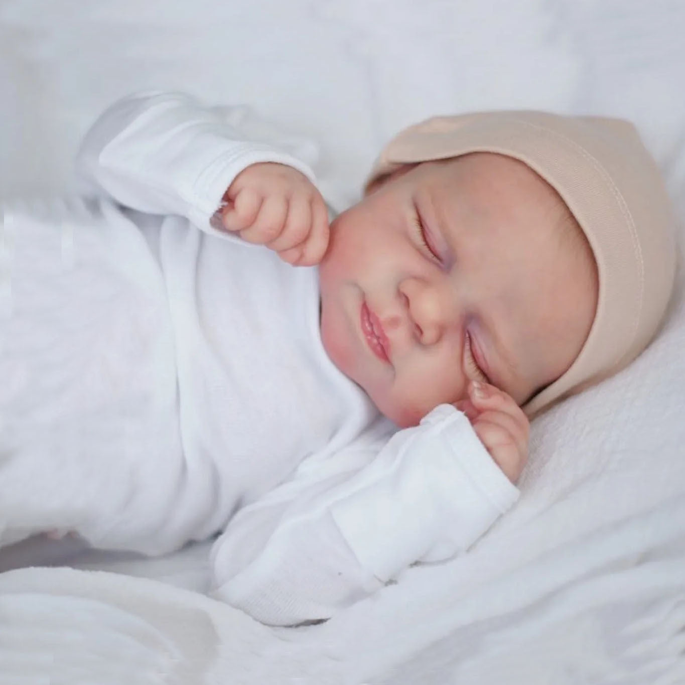 19 Inches Lifelike Closed Eyes Reborn Doll Boys/Girls